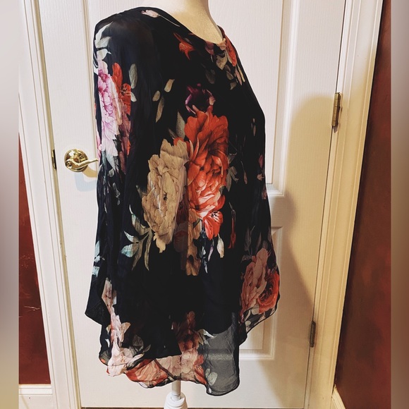 Moda Seta Flora Blouse.  Size Medium - Picture 4 of 4